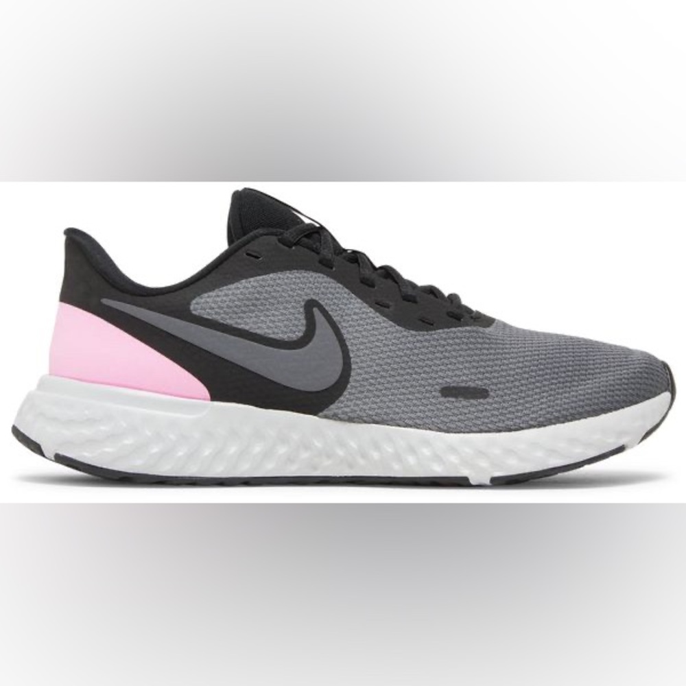 NIKE Revolution 5 'Psychic Pink' Sneakers Size 8